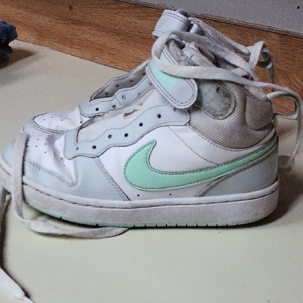 Nike Kids High-Top Sneakers in White and Mint